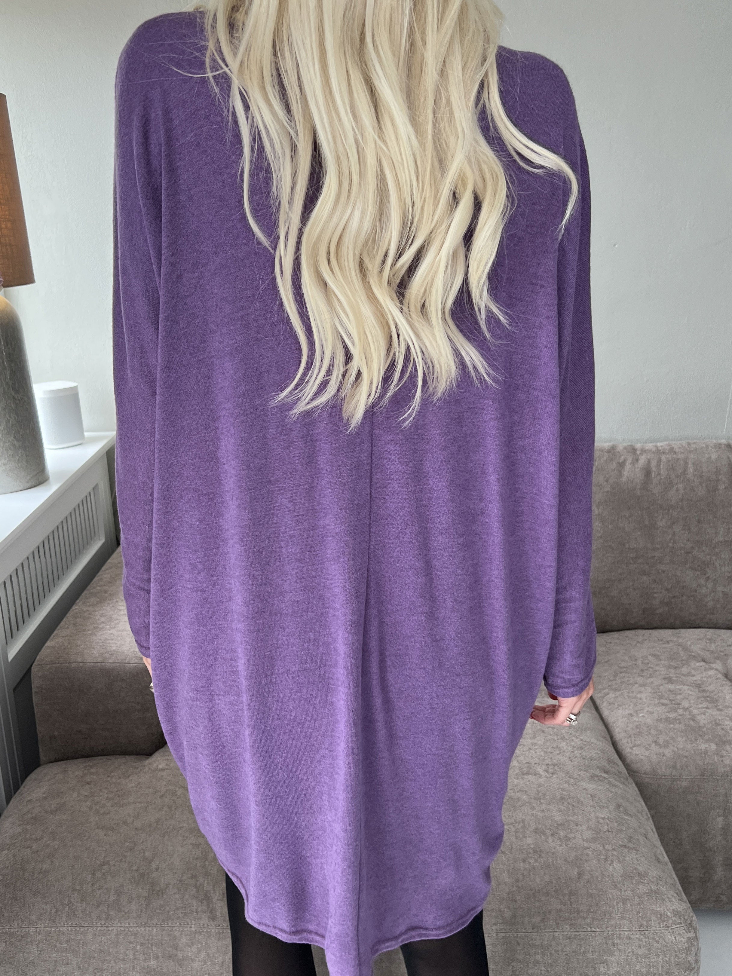 Filippa - Blød strikkjole med lynlås